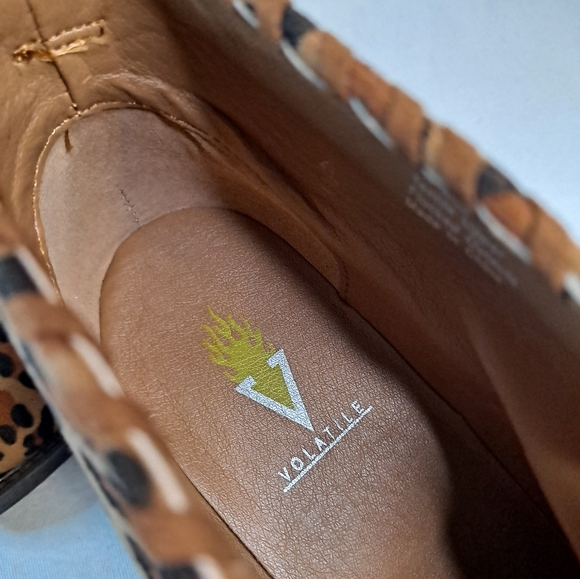 Volatile Cavalry Tan/Leopard Boots size 8.5 - Picture 5 of 10